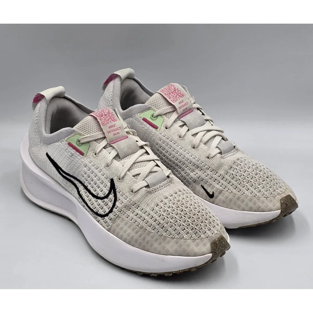 Nike Interact Run Womens 8 White‎ Grey Green Running Shoes FD2292-102 No Insoles